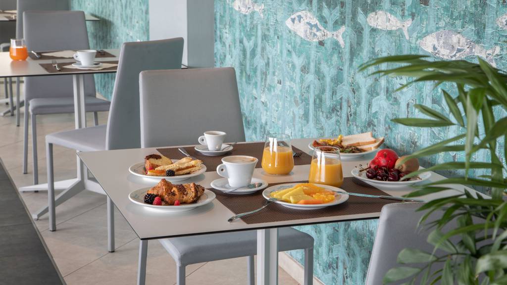 Miramare-Hotel-Latina-breakfast-IMG-6587